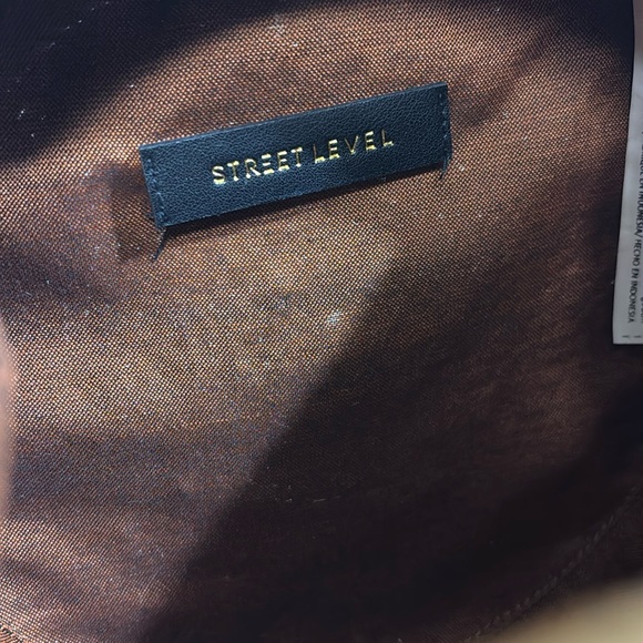 STREET LEVEL woven wicker round crossbody purse cow leather strap & clasp purse - Picture 7 of 9